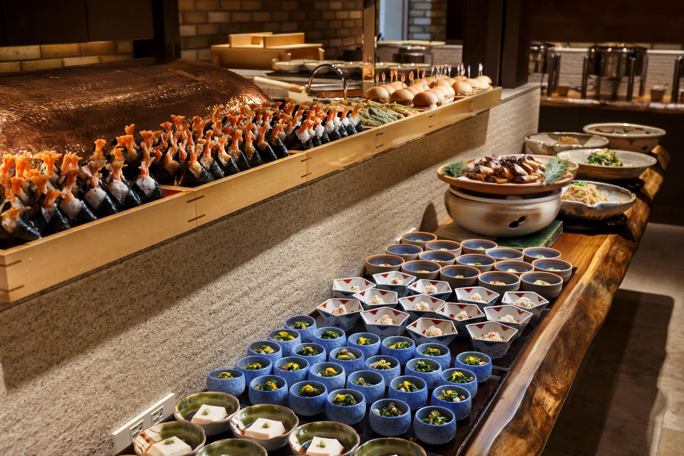 Hotel The Celestine Kyoto Gion Exteriör bild A buffet at a restaurant